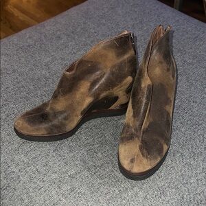 Donald J. Pliner Wedge Booties 8.5-9 EUC